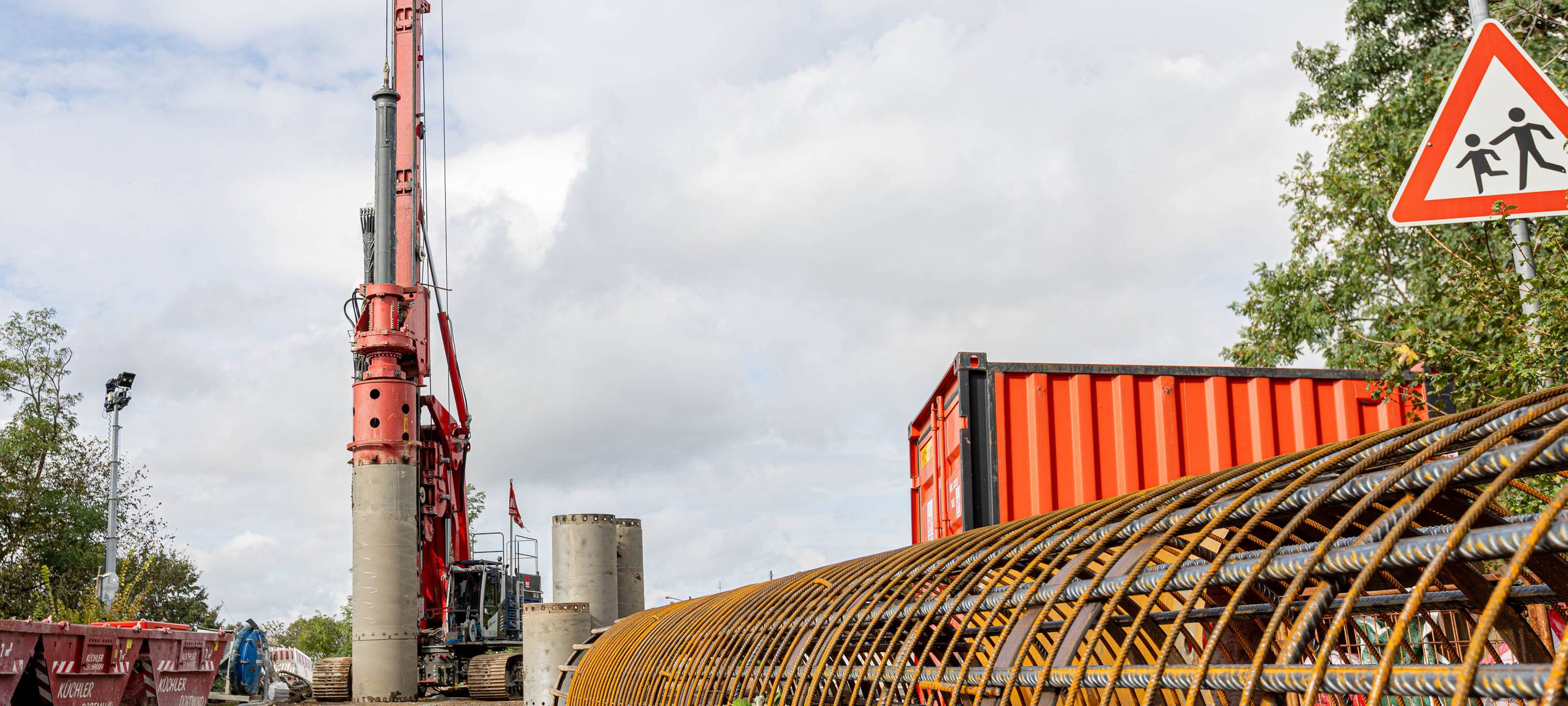 Moers/Duisburg: Cölve-Brücke wird eingeschoben