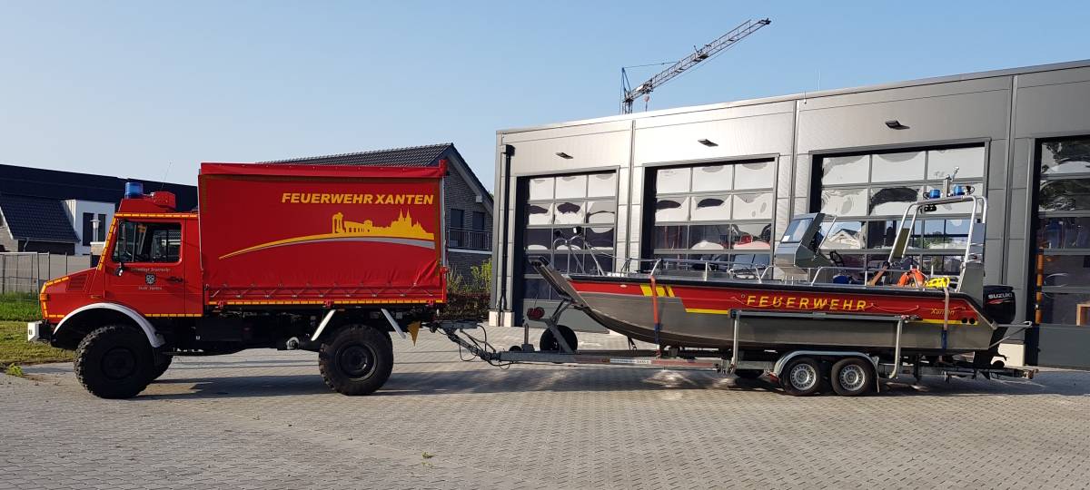 Passant entdeckt männliche Leiche im Rhein bei Wesel