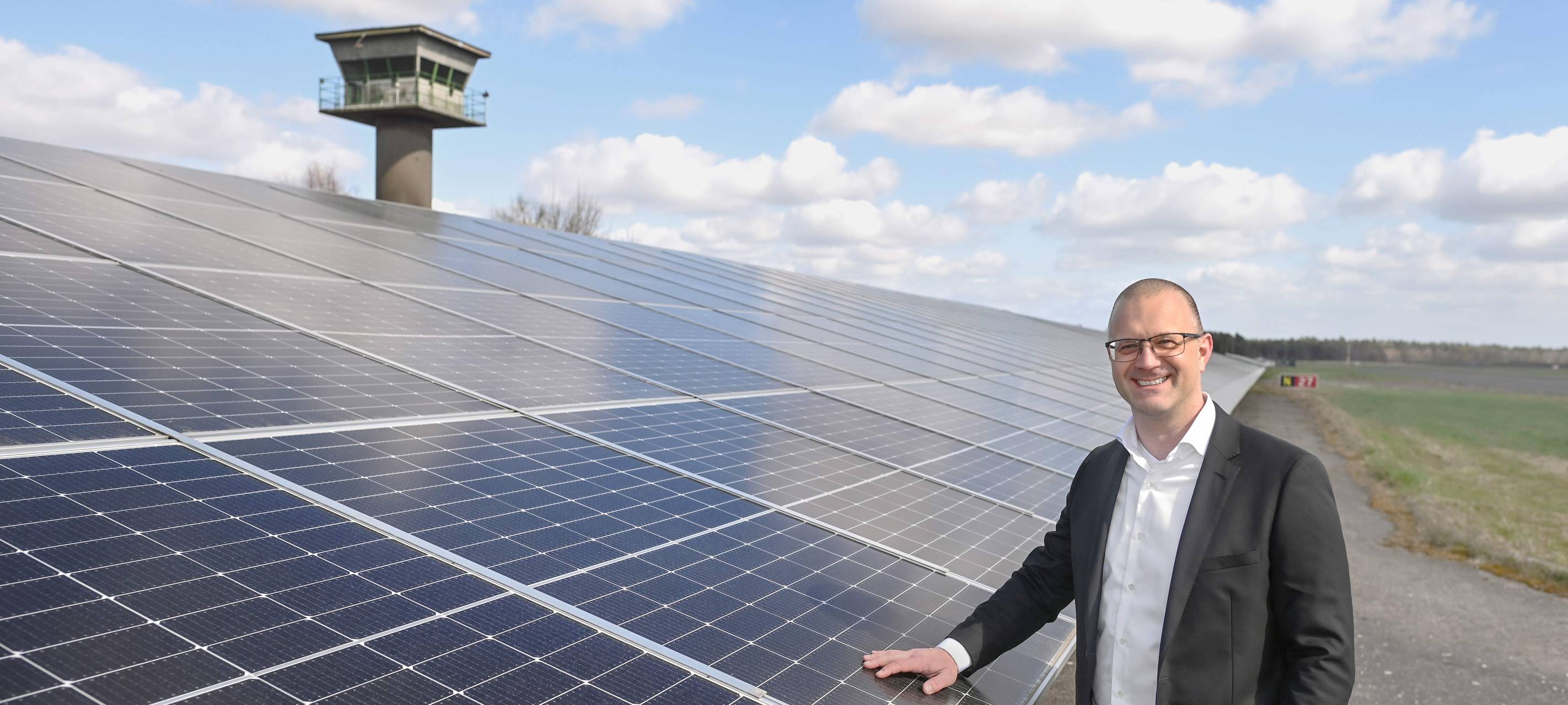 Neue Photovoltaikanlage auf dem Airport-Gelände in Weeze