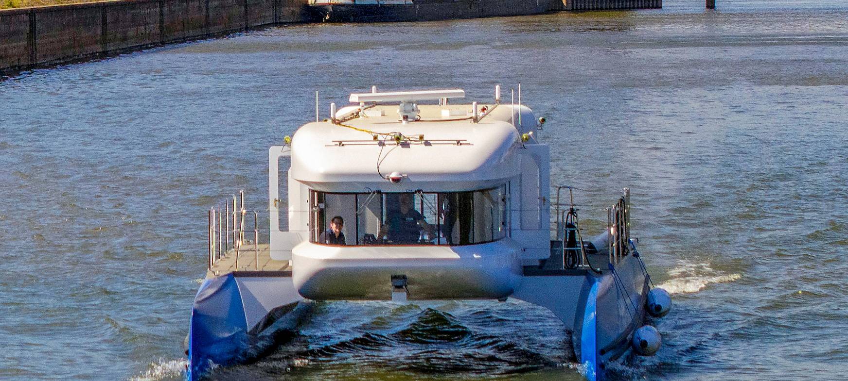 Forschungsschiff für autonomes Fahren startet in Duisburg