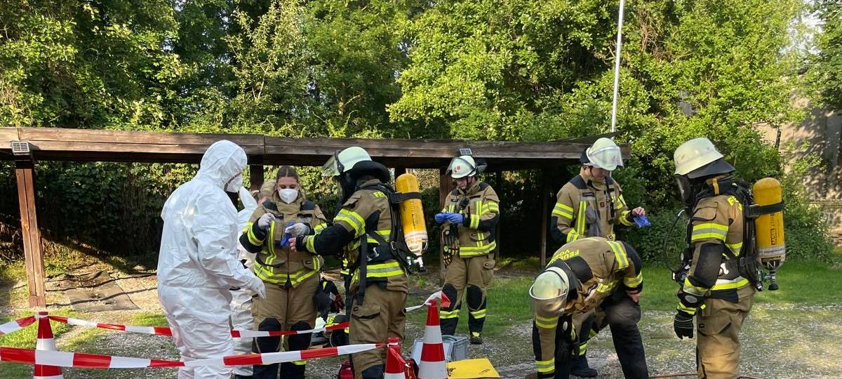 Voerder Feuerwehr rettet Hund aus brennender Wohnung