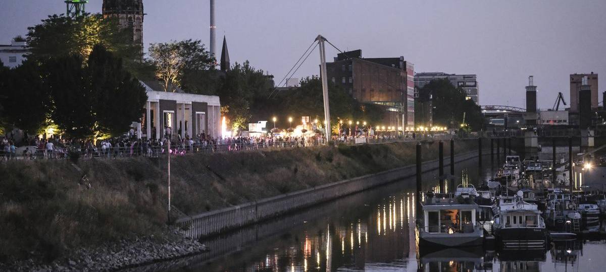Schwertransport in Duisburg für "Extra-Schicht"-Event