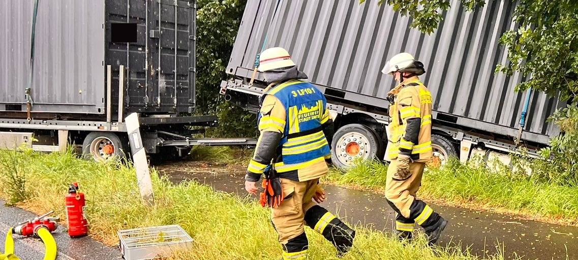 In Xanten-Birten sind zwei LKW zusammengeprallt