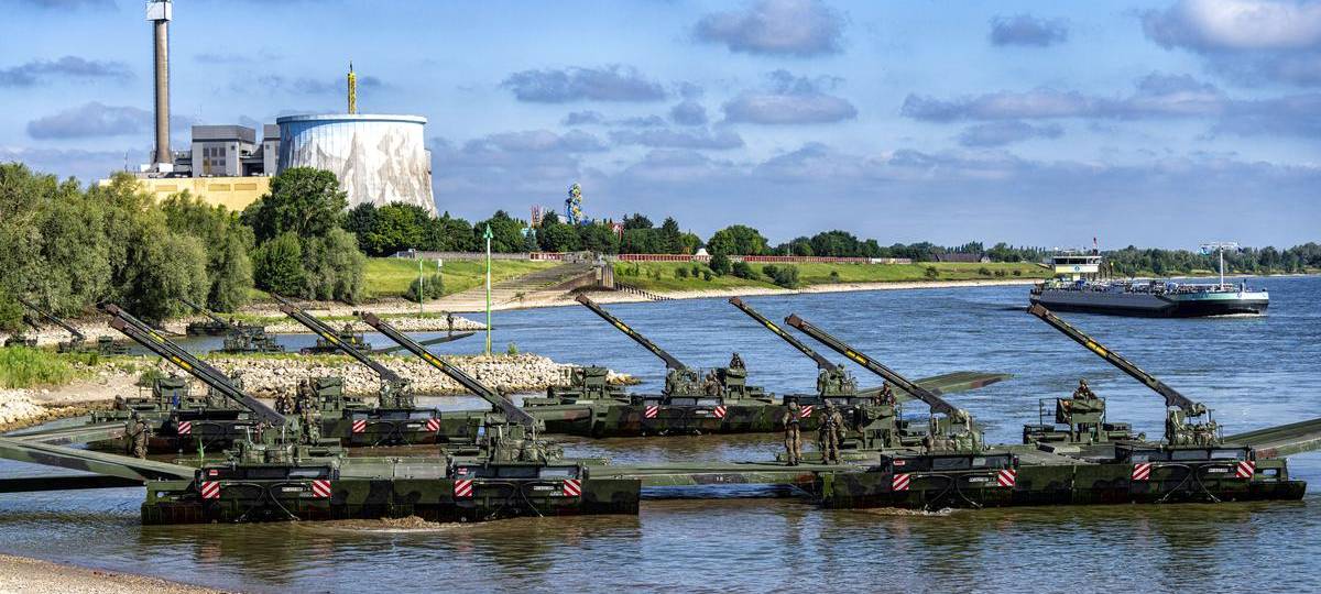 Großübung am Rhein sorgt für Aufsehen