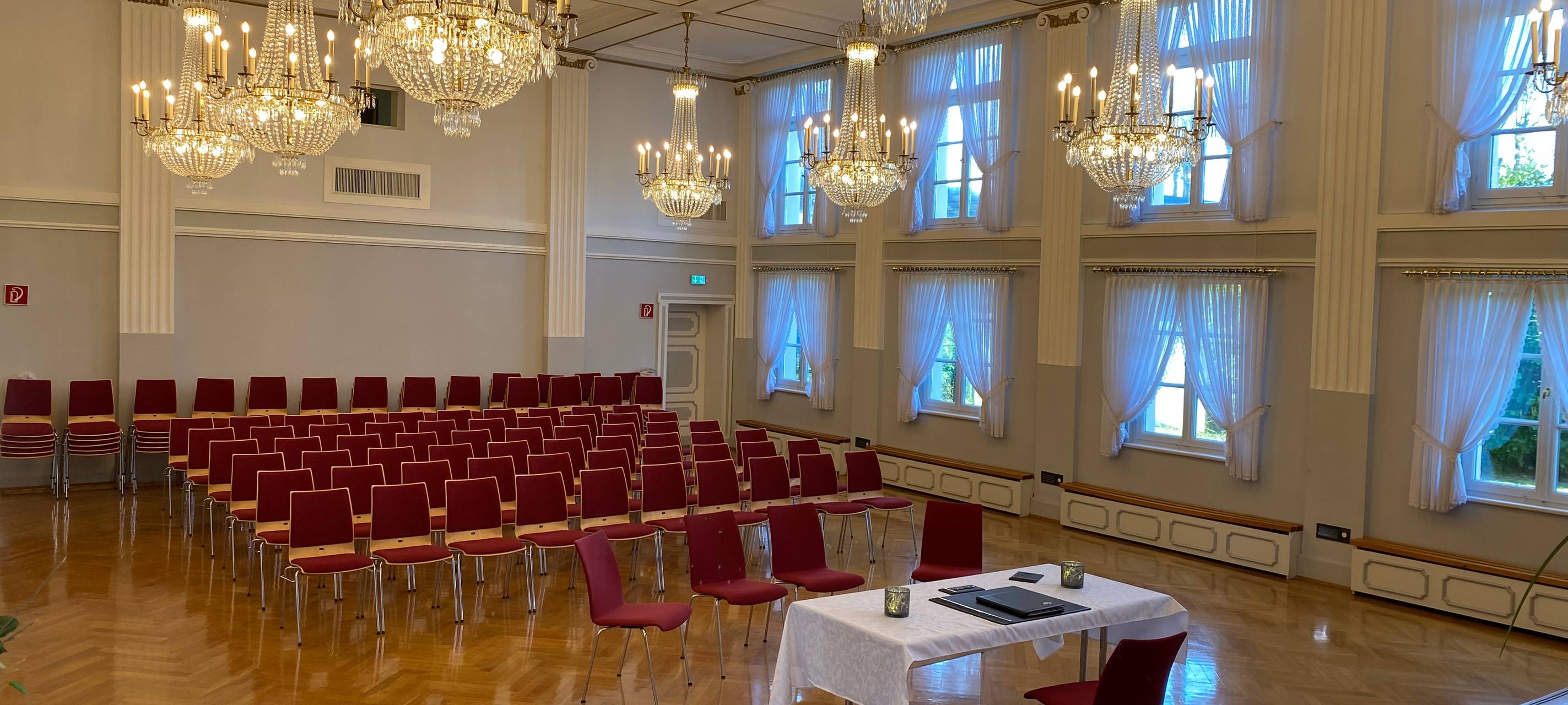 Moers bietet wieder Hochzeiten in besonderem Ambiente an