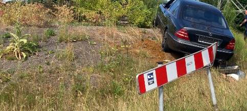 Verfolgungsjagd in Dinslaken endet auf Kreisverkehr