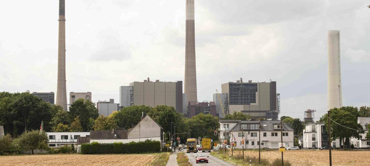 In Voerde wird der nächste der drei Kamine "abgeknabbert"