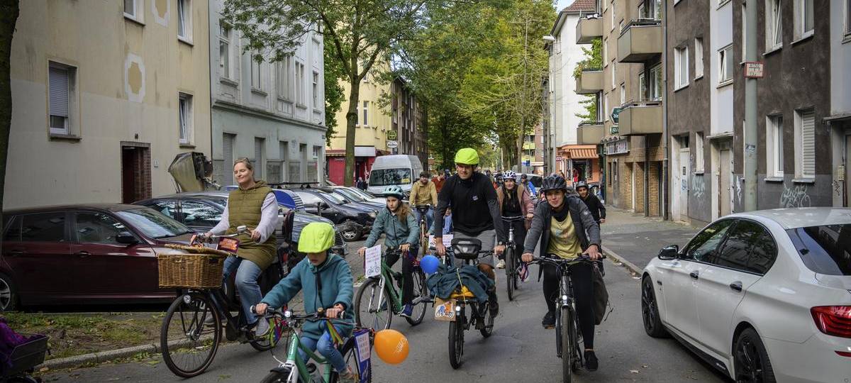Kinder demonstrieren in Dinslaken fürs Radfahren