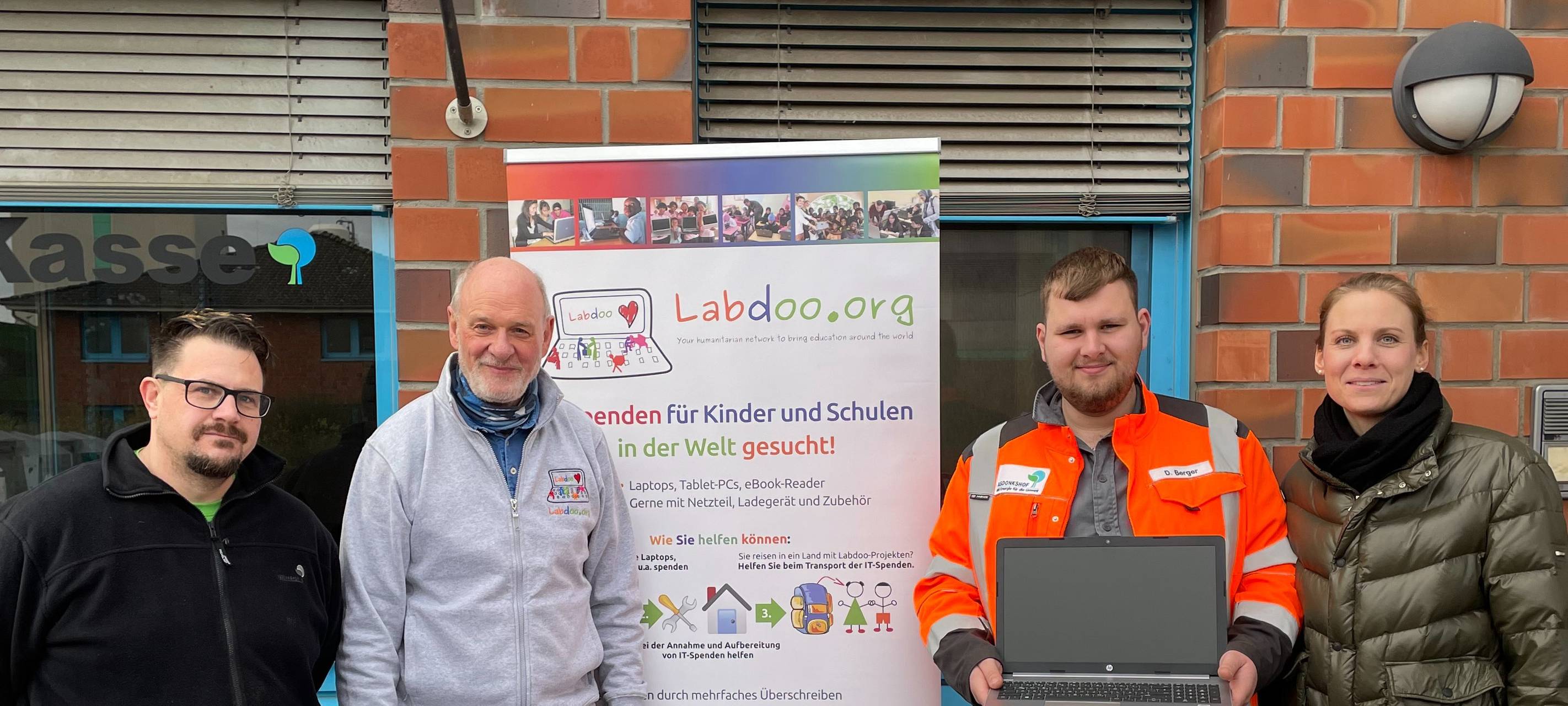 Asdonkshof in Kamp-Lintfort spendet aufbereitete Computer