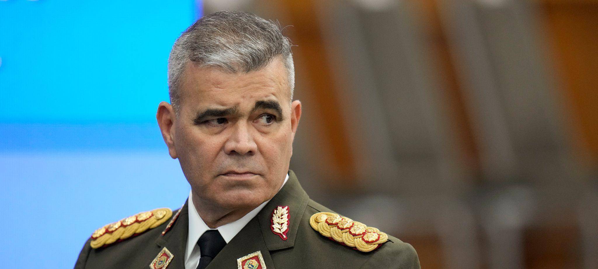 Venezuelas Militär schwört Maduro Treue