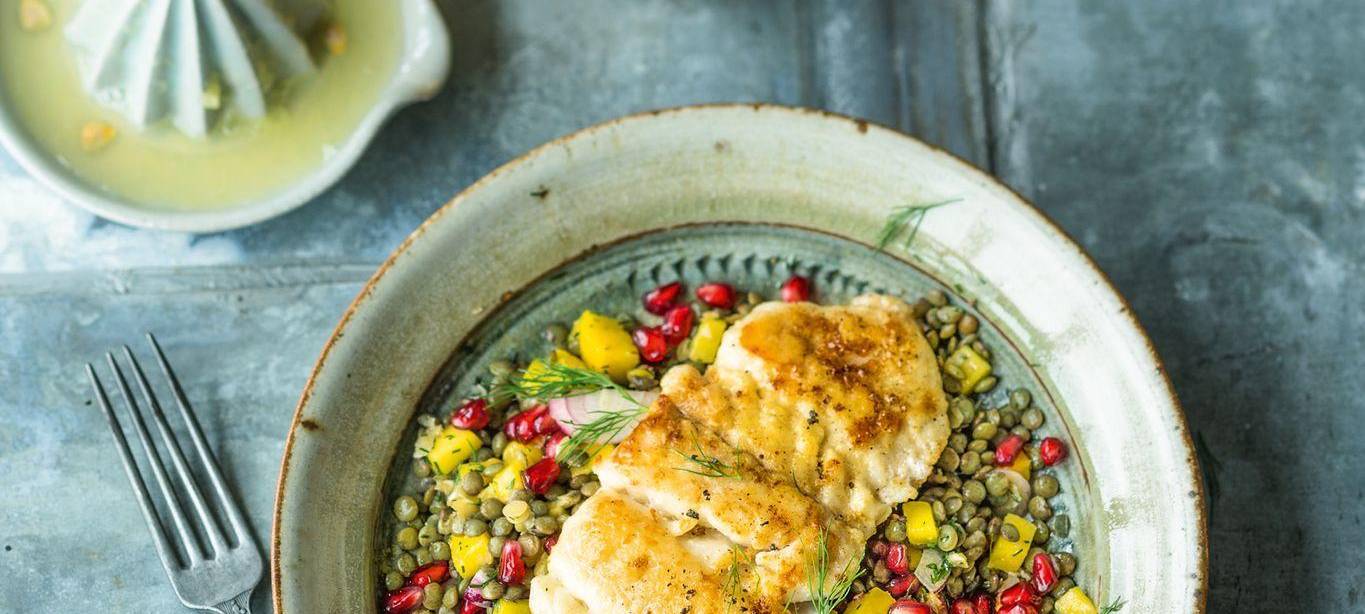 Fruchtiger Linsensalat mit Fisch