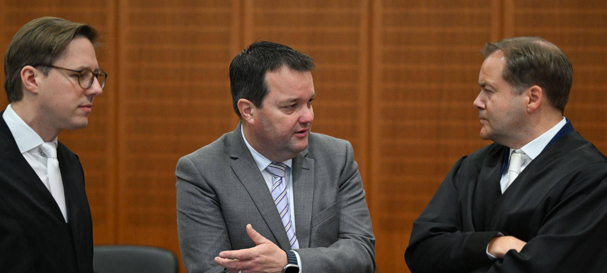 Prozess gegen den DFB und Ex-Schatzmeister Osnabrügge