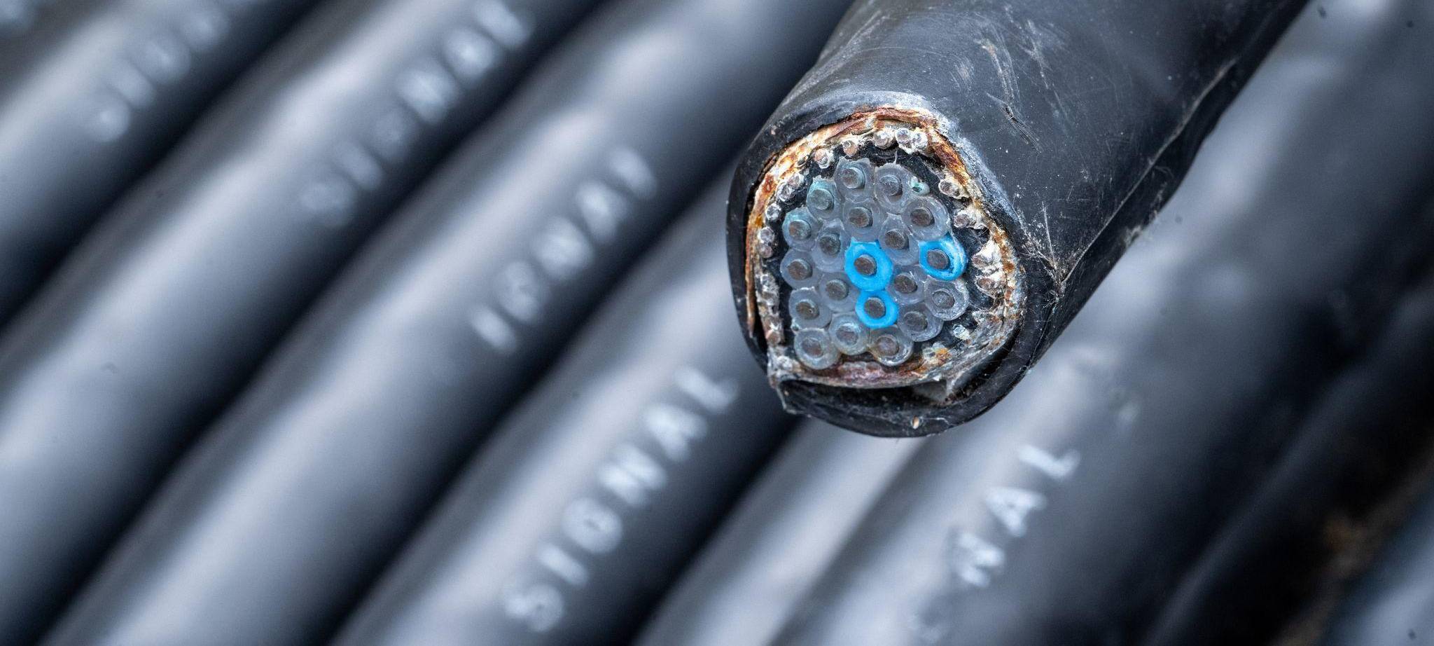 Kabel beschädigt, Bahnverkehr gestört