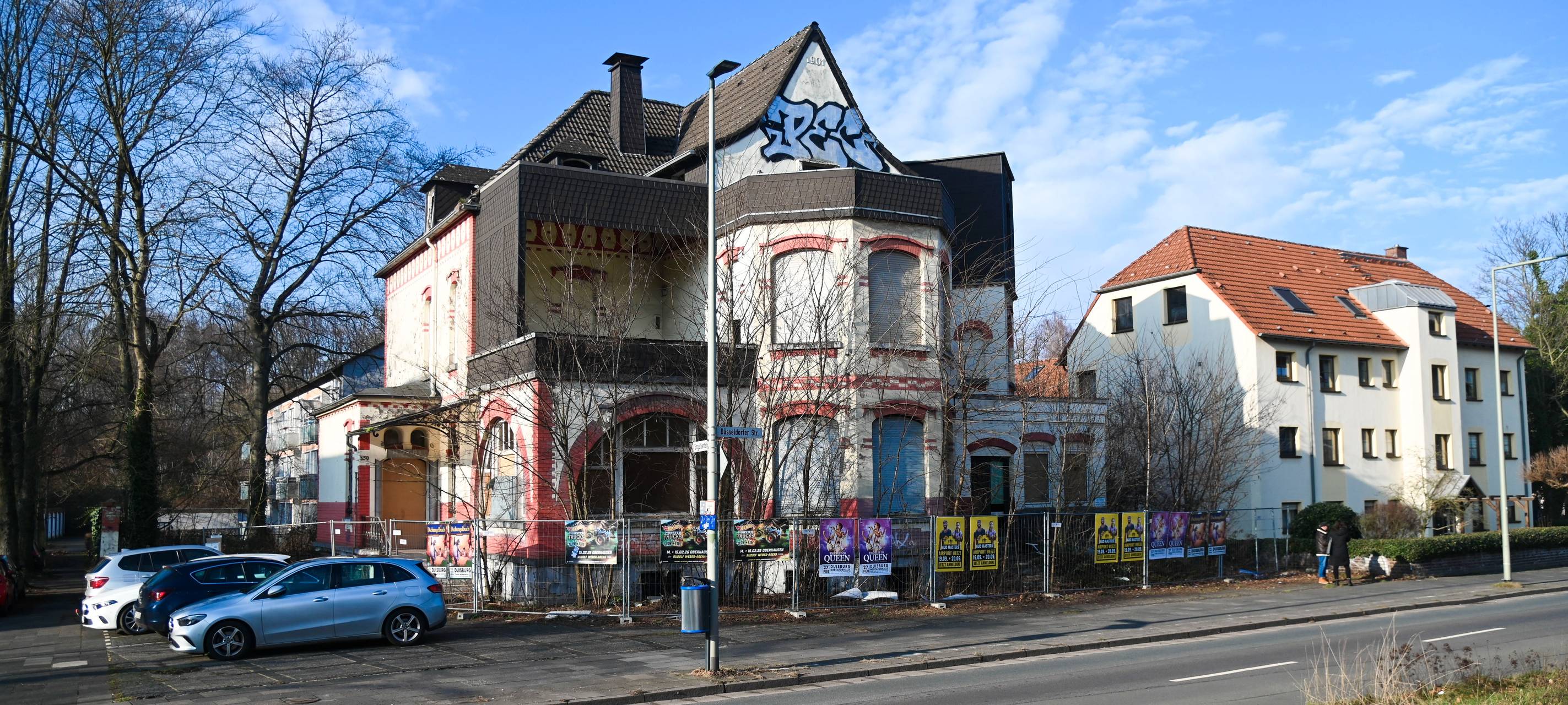 Schmuckstück zu Lost Place verfallen