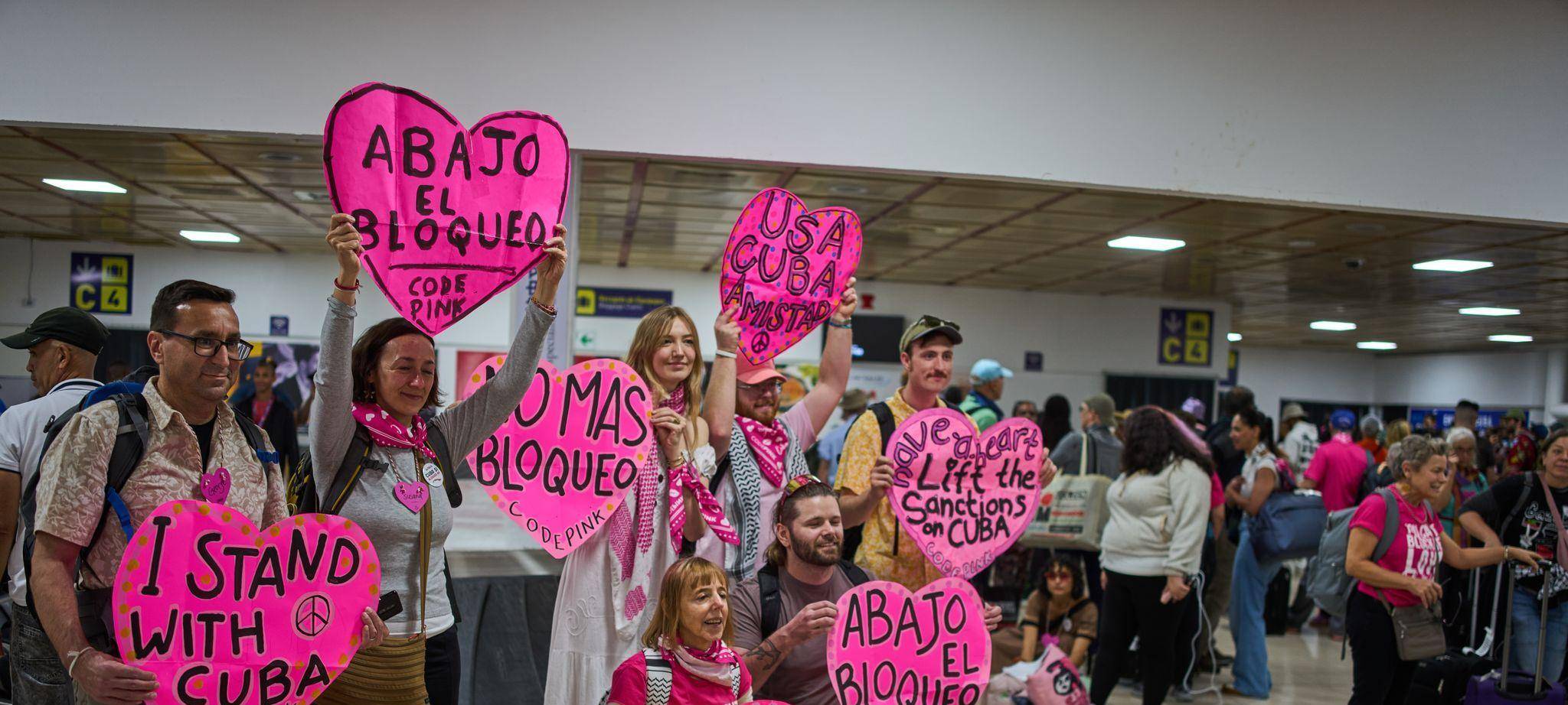 Aktivisten bringen Tonnen Hilfsgüter nach Kuba