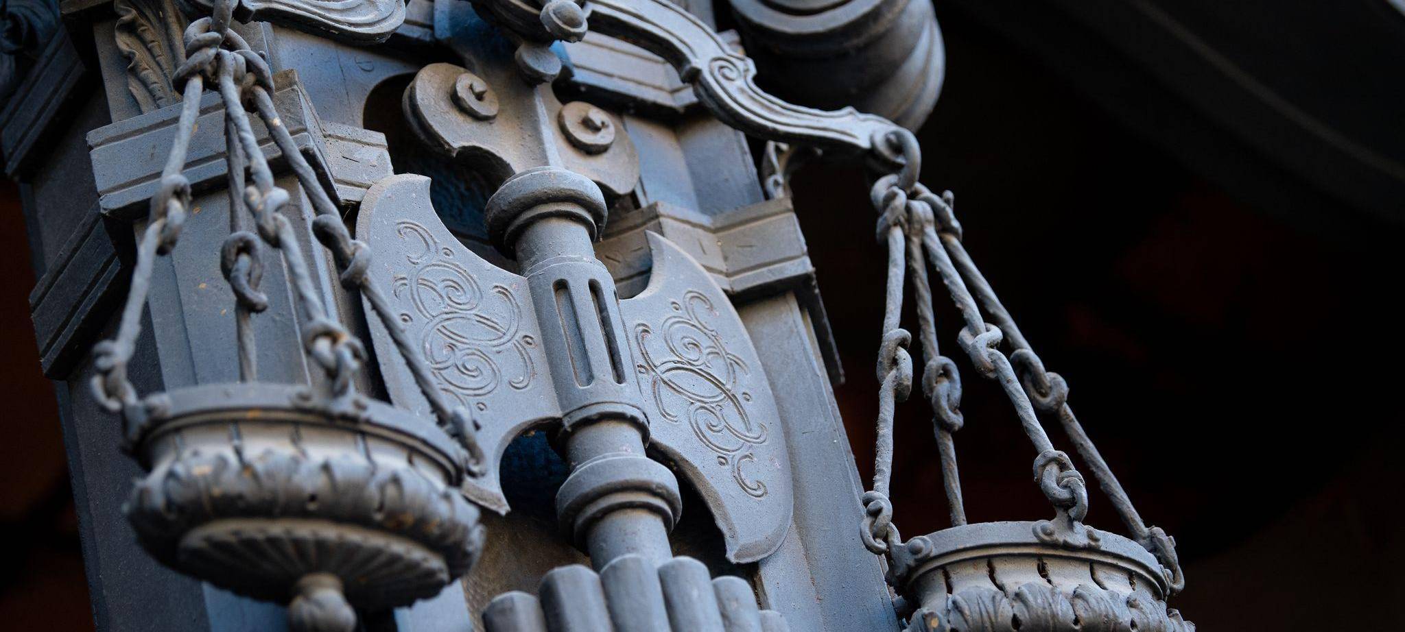 Mehr Unterstützung für Gewaltopfer in Strafprozessen