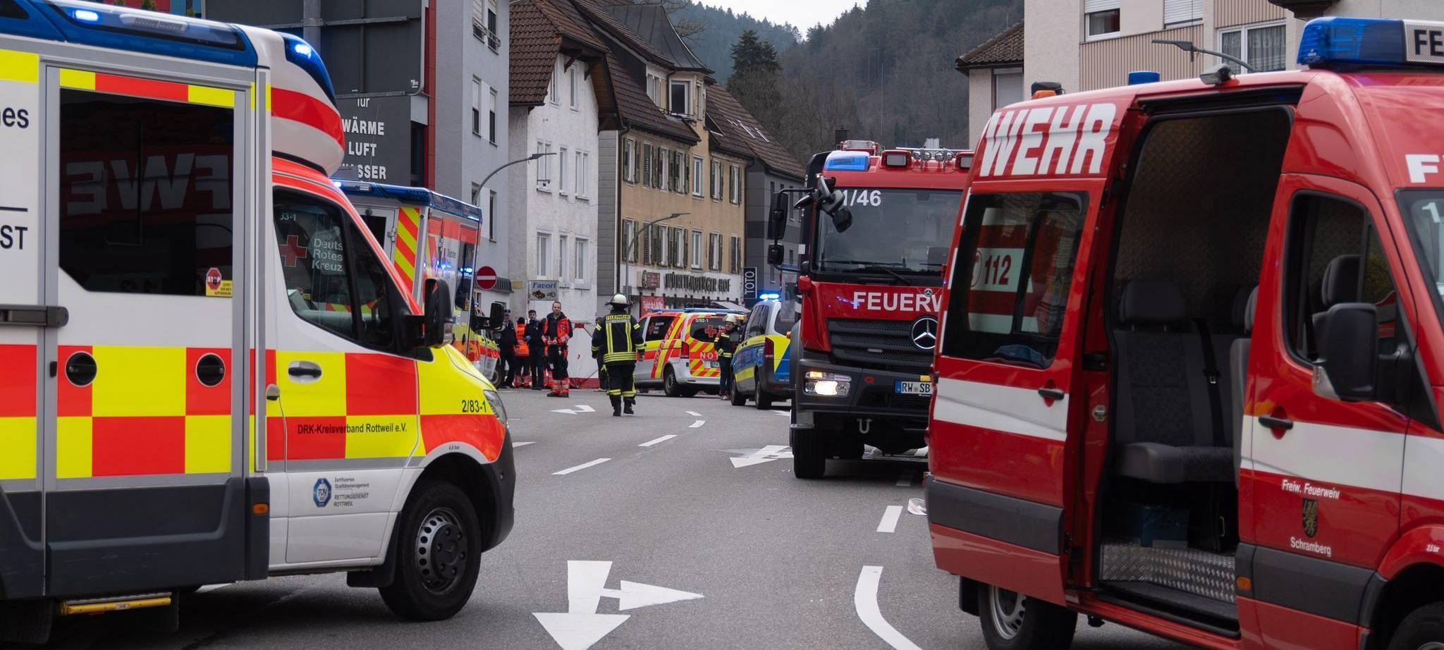 Lastwagen erfasst Mutter und Kind - beide tot