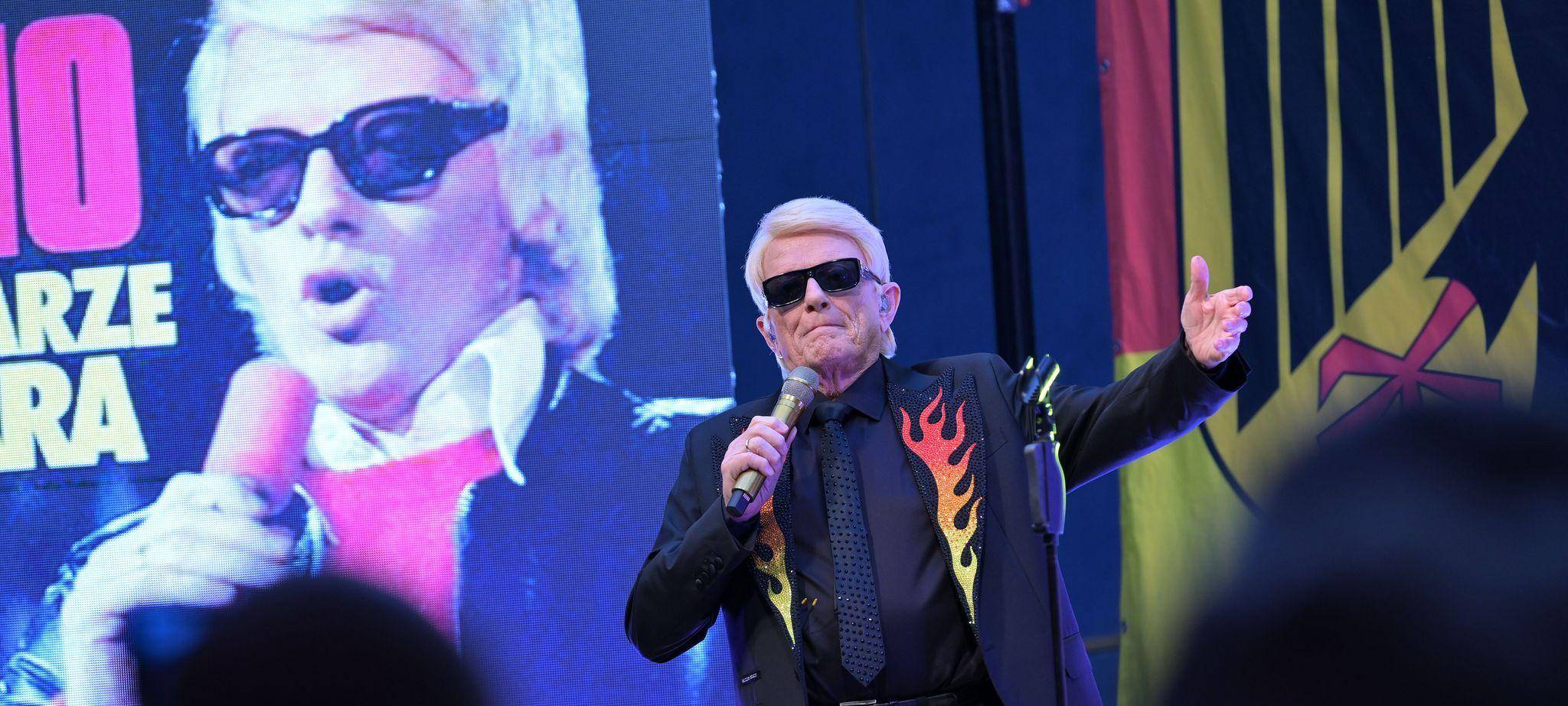 Konzert des Sängers Heino aus Solidarität mit Feuerwehrmann