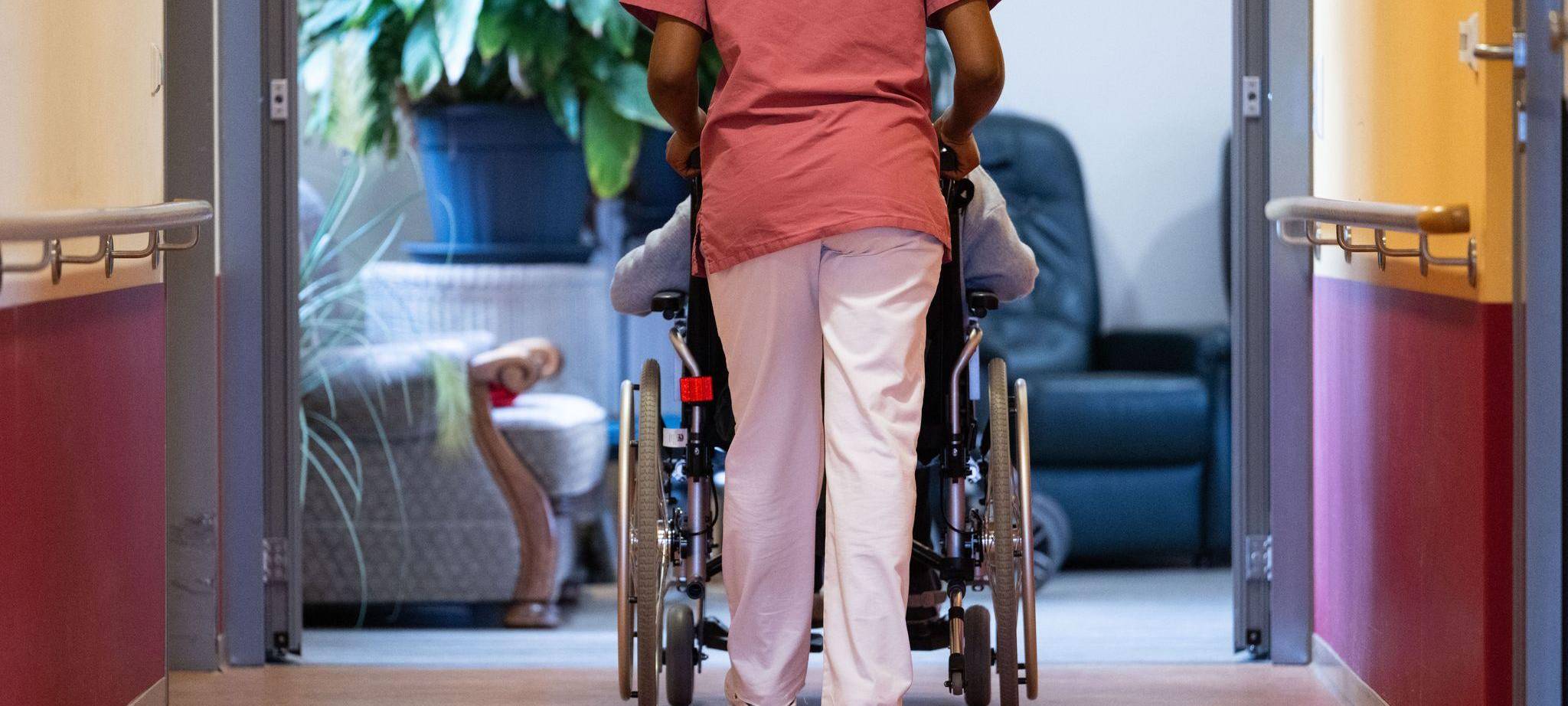 Pflegerin und Patientin