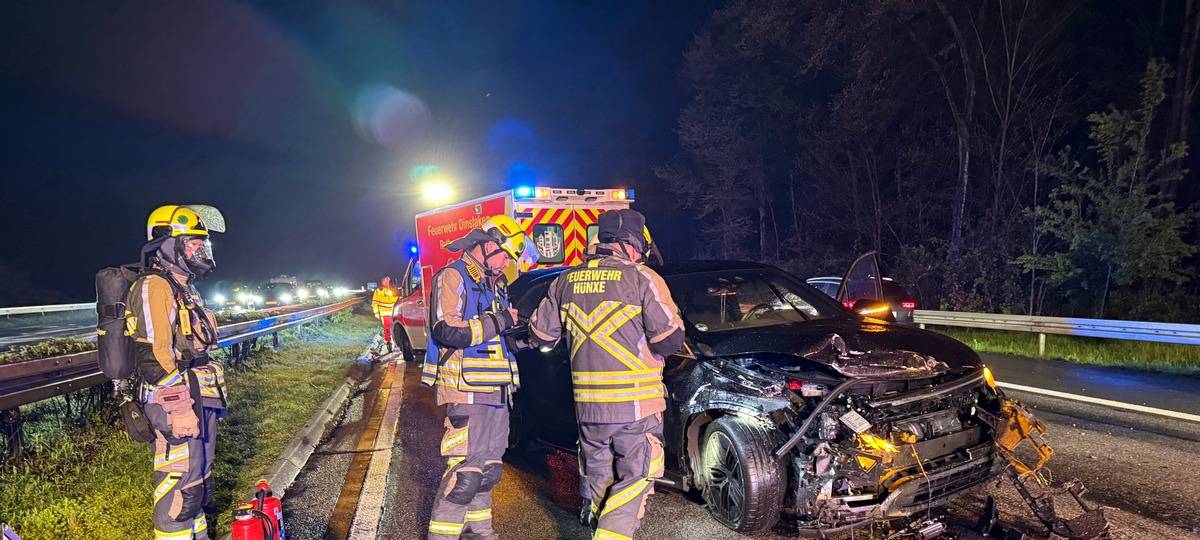 Unfall auf A3 bei Hünxe: Trümmer fliegen auf Gegenfahrbahn