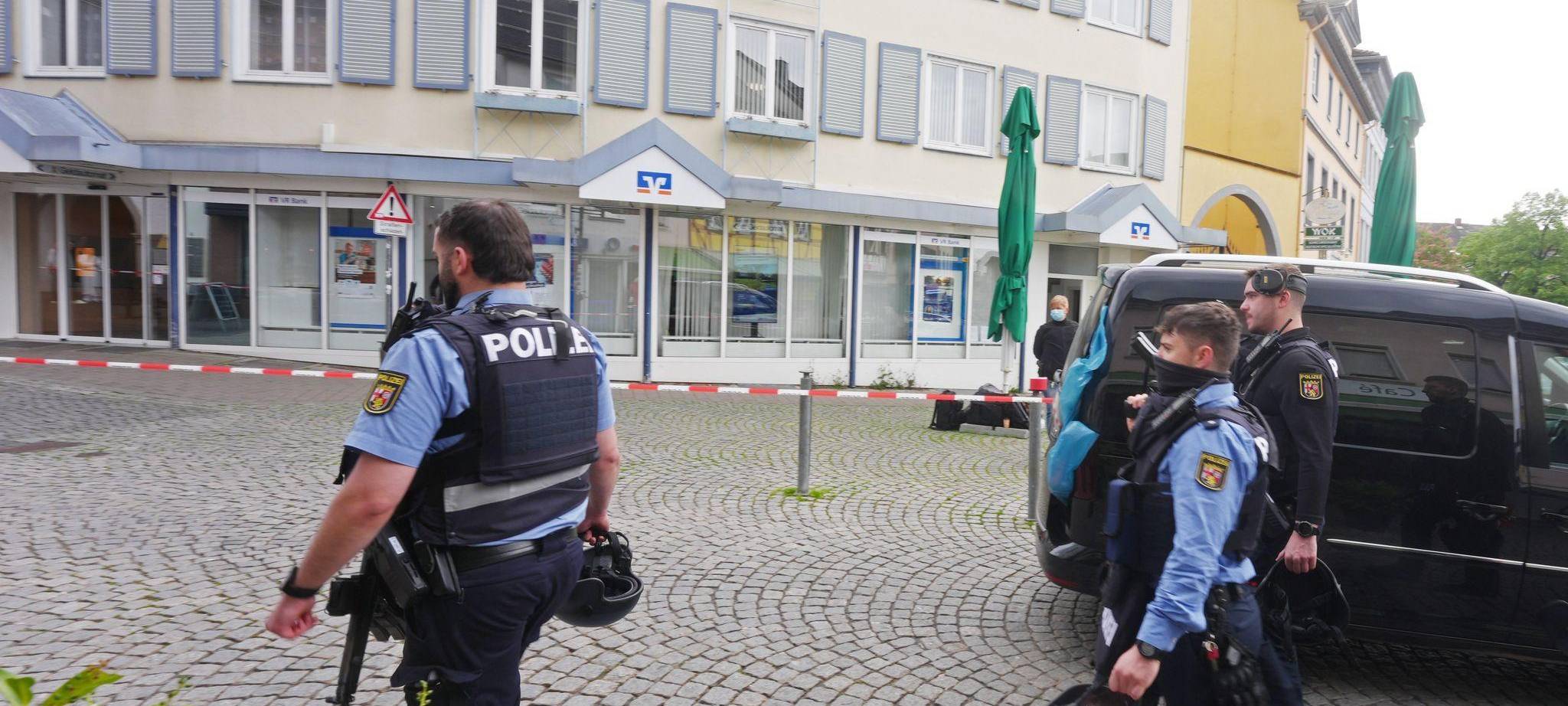 Geiselnahme in einer Bank im rheinland-pfälzischen Sinzig