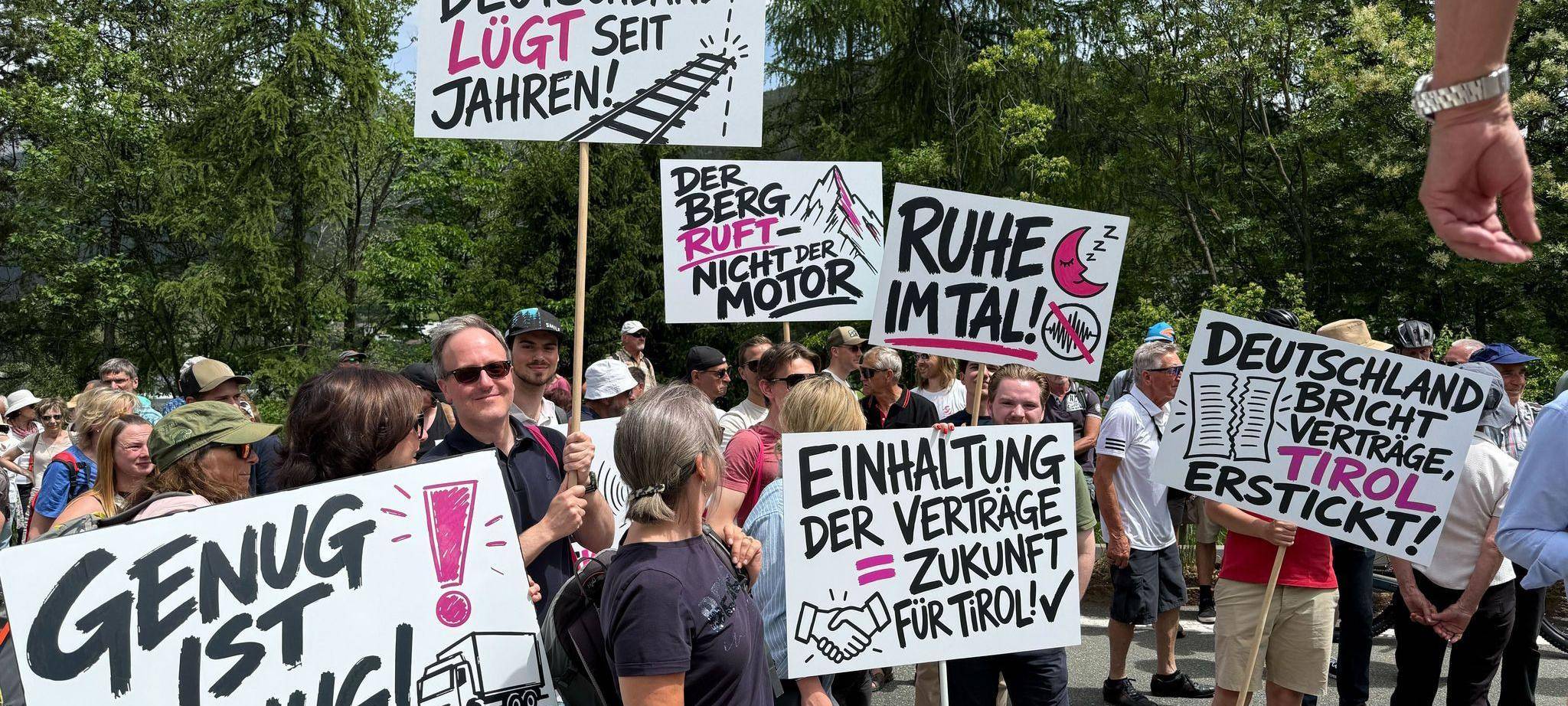 Demonstration und Totalsperre auf Brennerautobahn