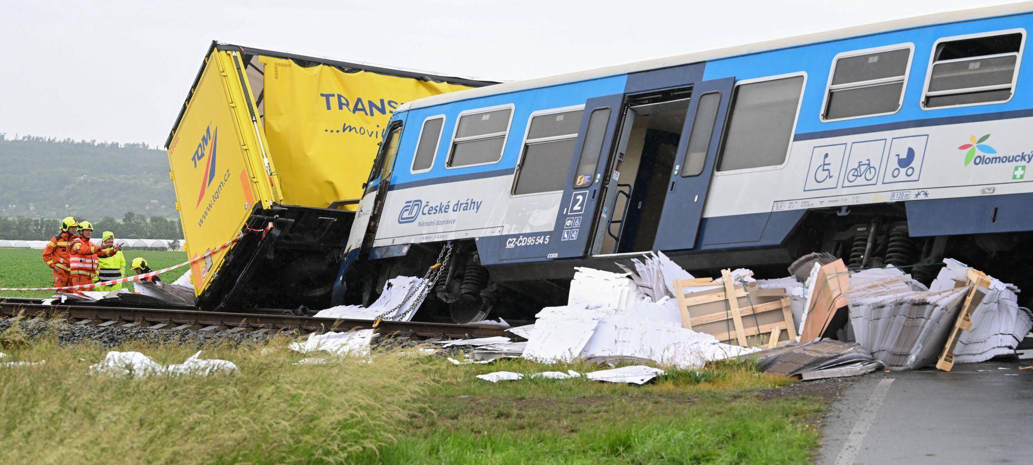 Zusammenstoß von Zug und Lkw in Tschechien