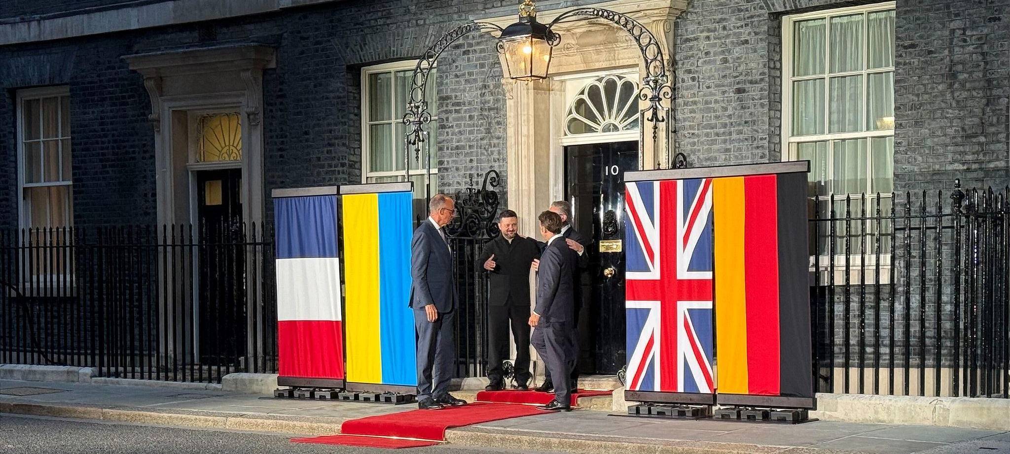 Ukraine-Krieg - Treffen von Starmer, Merz, Macron und Selenskyj