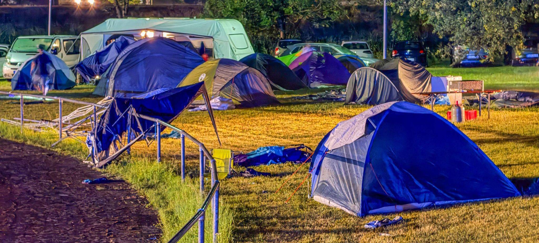 Verletzte bei Blitzeinschlag auf Sportfest