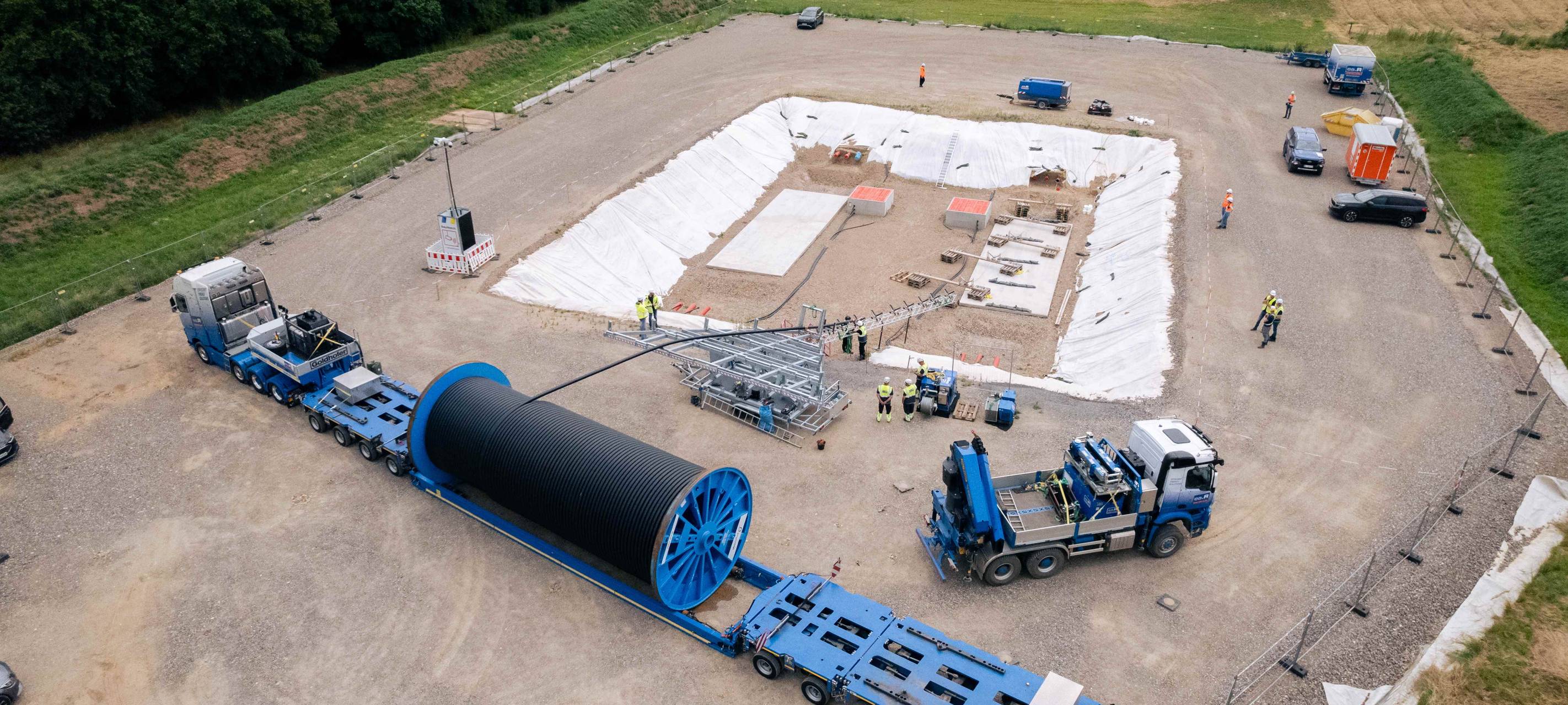 Amprion verlegt in Xanten erstes Erdkabel unter dem Rhein