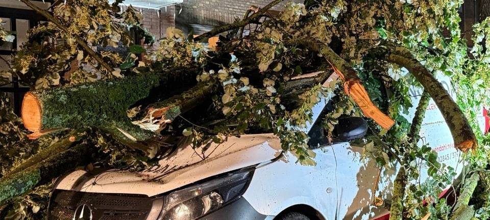 100 Einsätze nach Unwetter am Freitagabend im Kreis Wesel