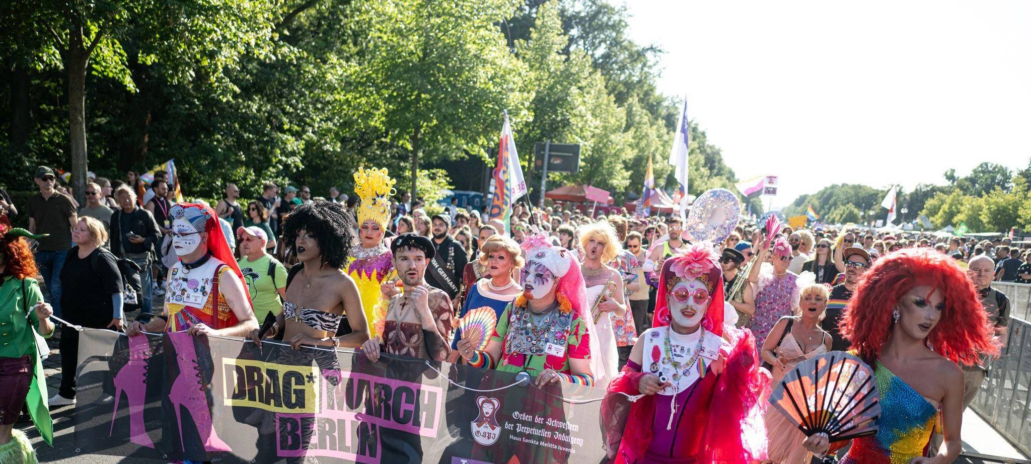 Drag* March vor dem CSD