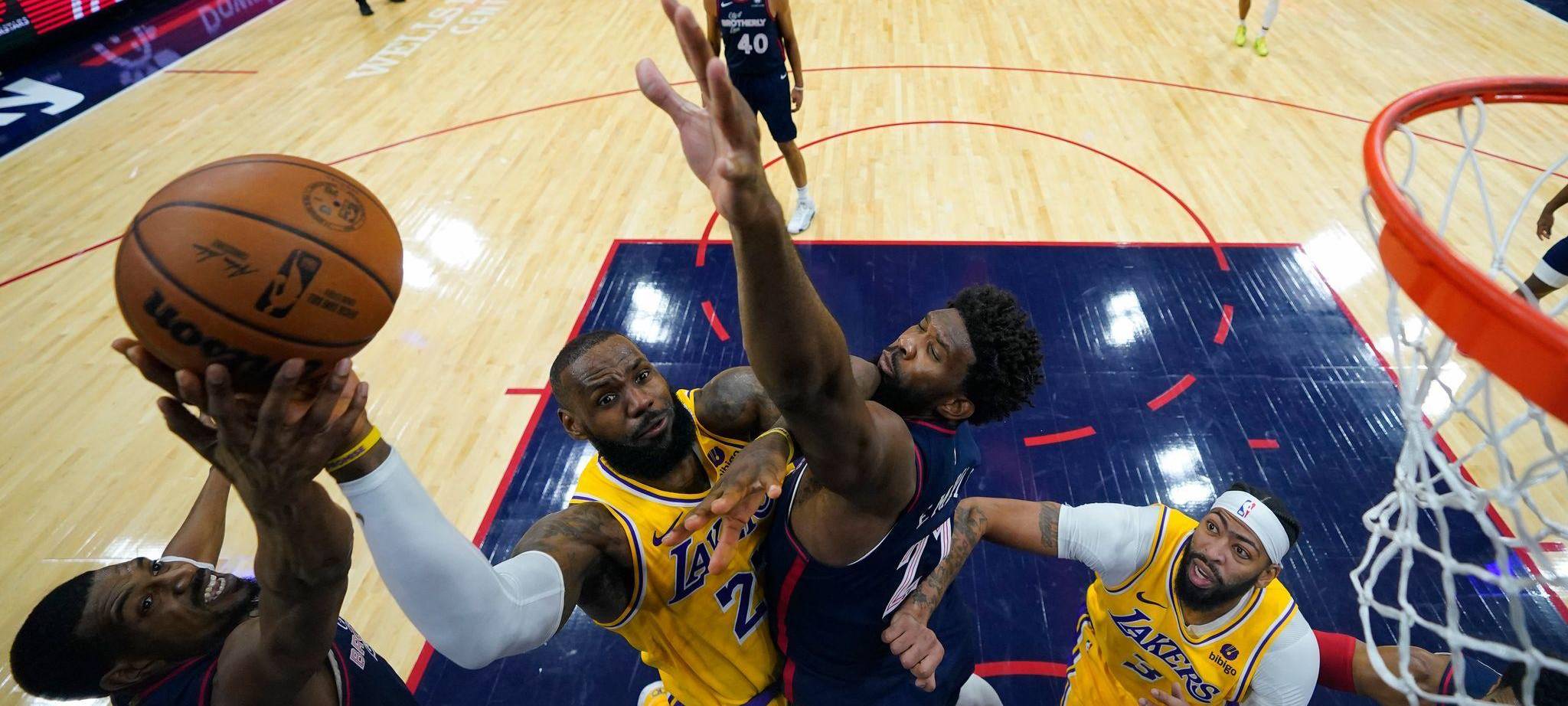 LeBron James und Joel Embiid