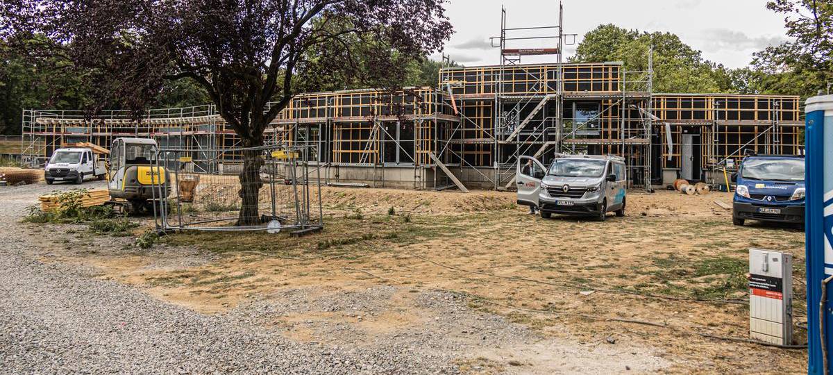 Neue Streichelzoo-Gebäude in Moers wachsen in die Höhe