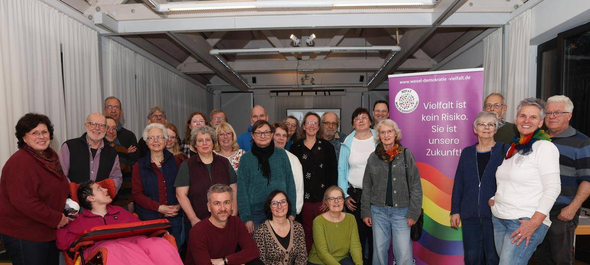 Mahnwache in Wesel: 130 statt 30 Teilnehmer
