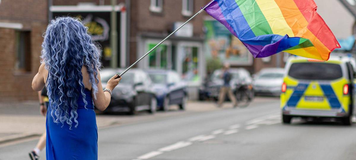 CSD in Neukirchen-Vluyn verläuft friedlich – 450 dabei