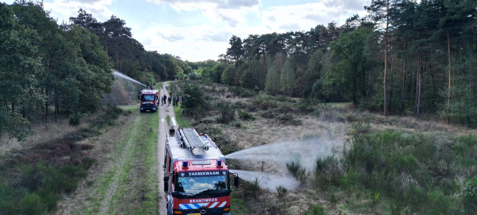 Spezial-Löschfahrzeug für Waldbrand im Kreis Wesel gefordert