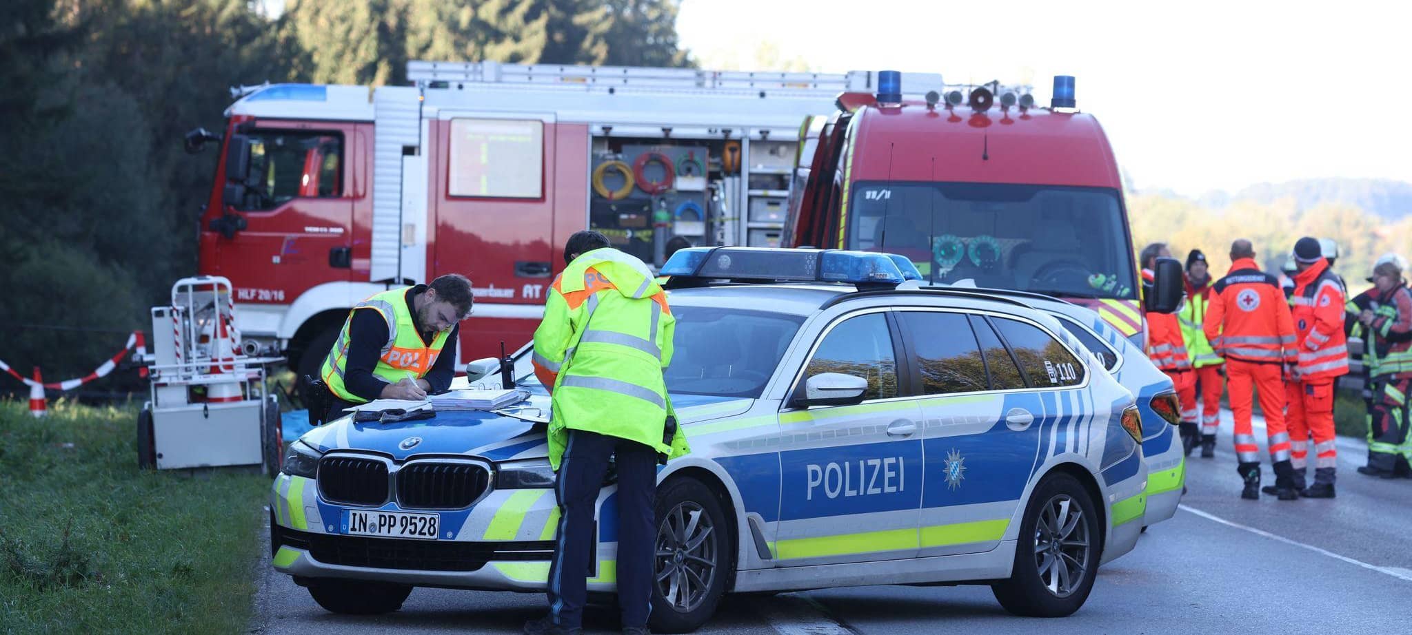 Schwerer Busunfall auf der A96 - Tote und Verletzte