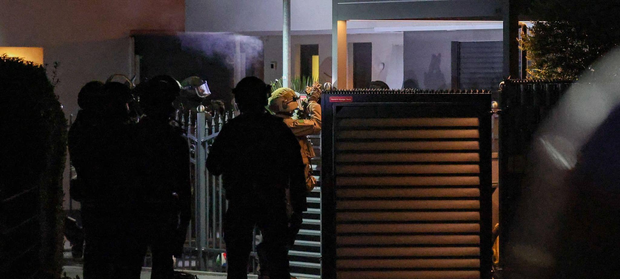 Groß angelegte Razzia gegen Geldwäscher und "Hells Angels"