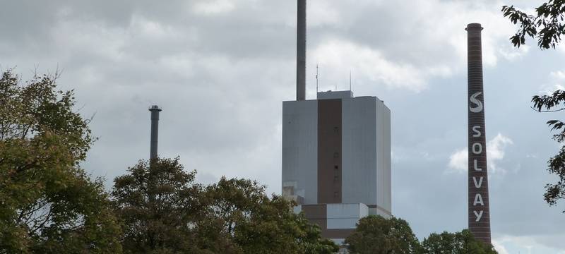 Solvay Werk Rheinberg mit Schornstein