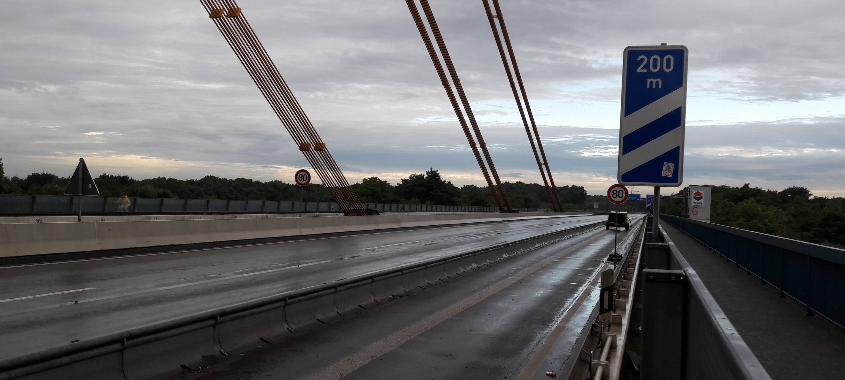 Bis zum ersten Advent soll die neue A40-Brücke fertig sein