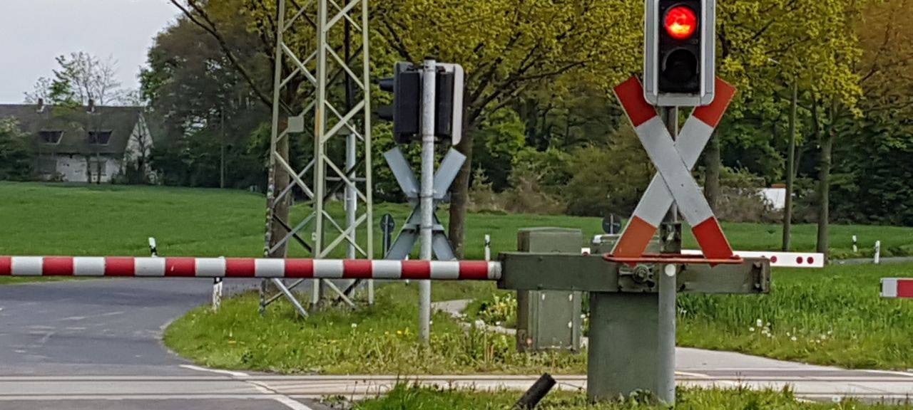 Nächtliche Sperrungen an Bahnübergängen