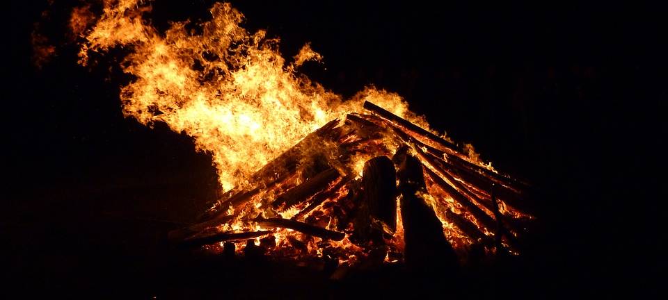 Pfingstfeuer in Moers und Neukirchen-Vluyn doch verboten