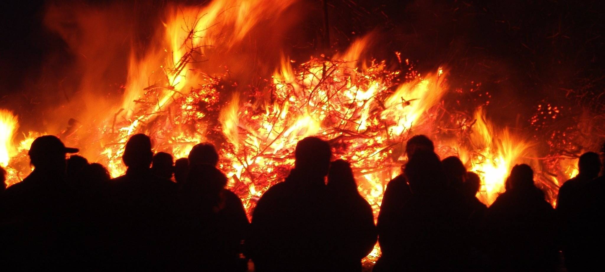 Ostern im Kreis Wesel: Trabrennen, Osterfeuer und Eiersuche