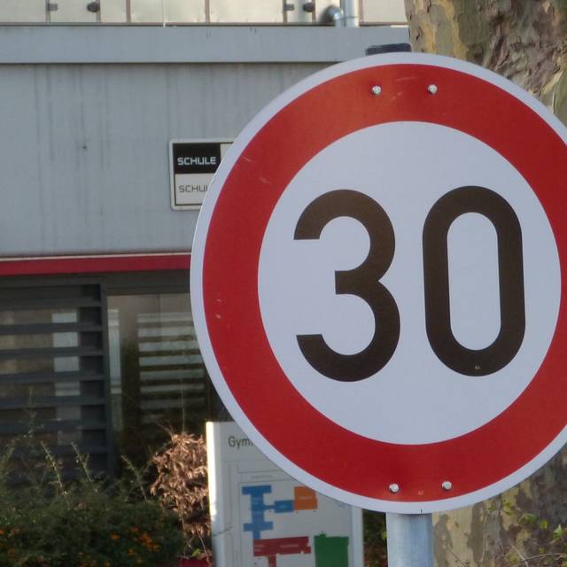 Ein Tempo 30-Straßenschild in Moers.