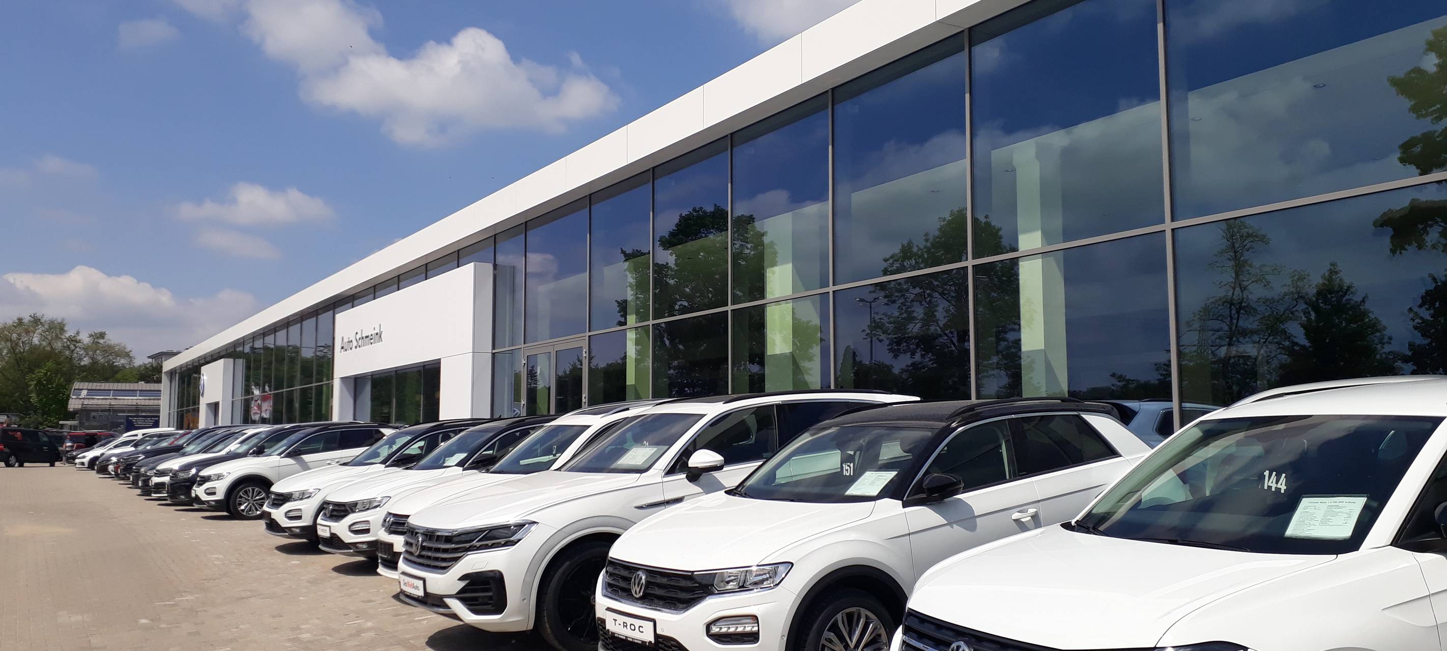 Bürgermeister im Kreis wollen Auto- und Möbelhäuser öffnen