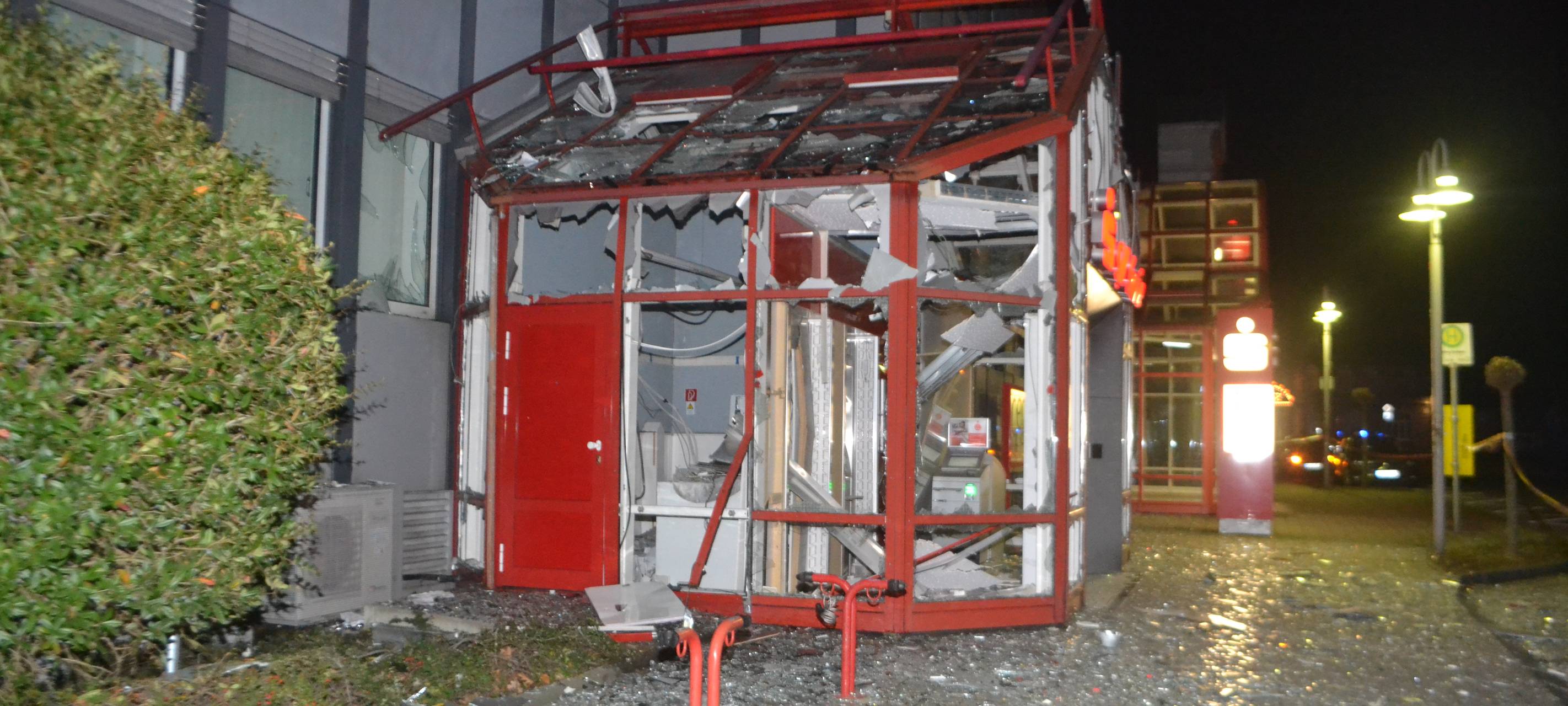 Geldautomatensprenger: Polizei hofft auf Handy-Videos