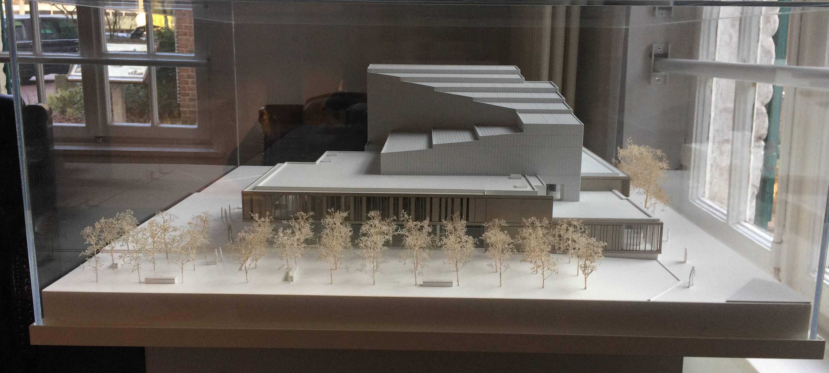 Dinslakener Stadthalle eröffnet später als geplant