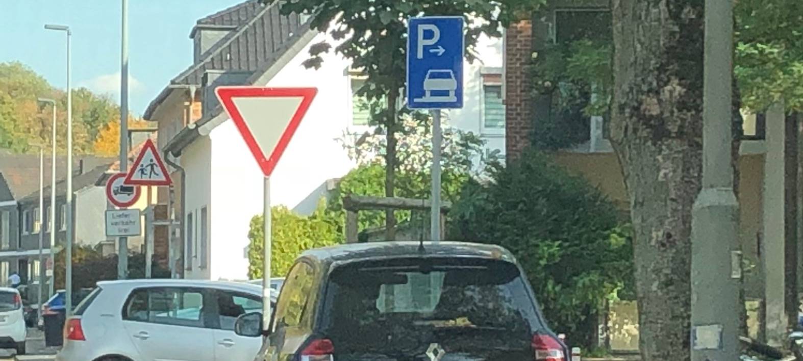 Dinslakener SPD will weniger wildes Parken in der Stadt