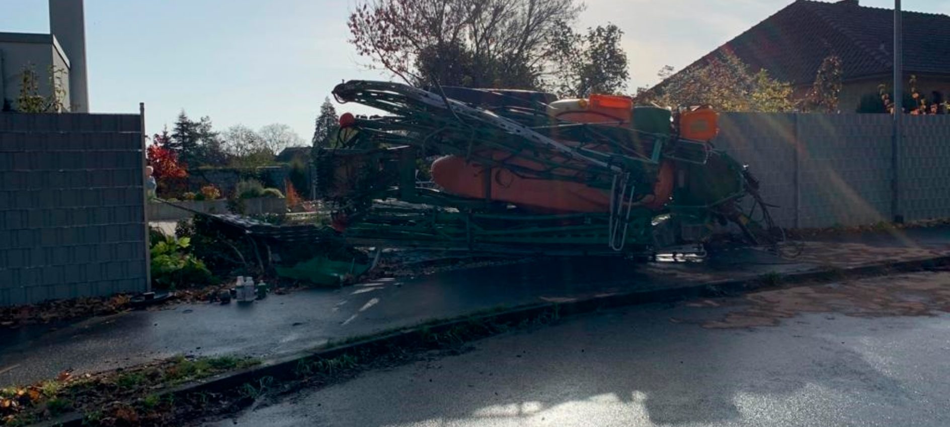 Xanten: 4000 Liter Pflanzenschutzmittel auf Straße verteilt
